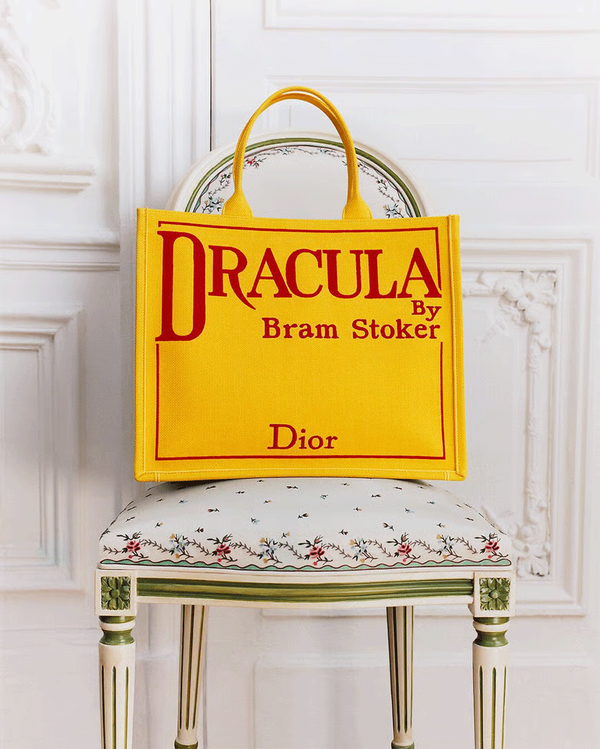 Сумки Dior Book Tote | Официальный сайт Dior