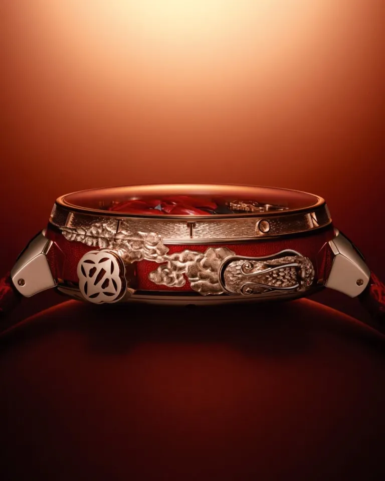 Космонавты, джунгли и самураи: в Louis Vuitton представили новую коллекцию часов