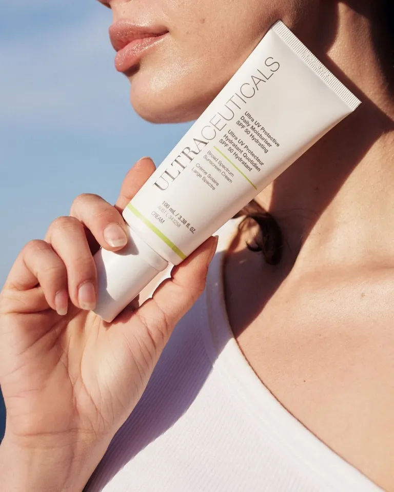 Защитный увлажняющий крем SPF 30 с эффектом глубокой гидратации Ultraceuticals Mivis Ultra UV Protective Daily Moisturiser Hydrating | Ultraceuticals