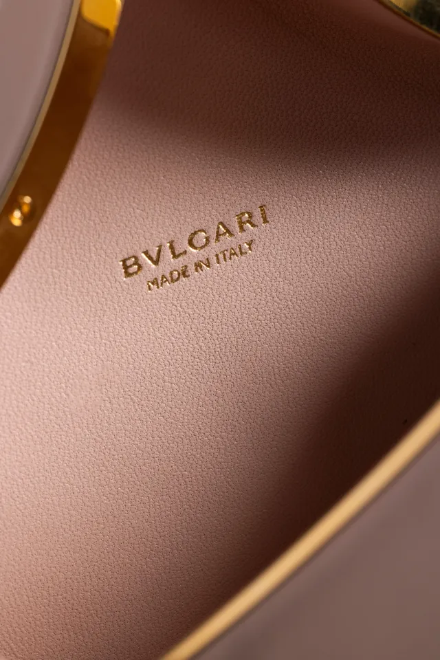 Интервью с креативным директором аксессуаров в Bvlgari – Мэри Катранзу