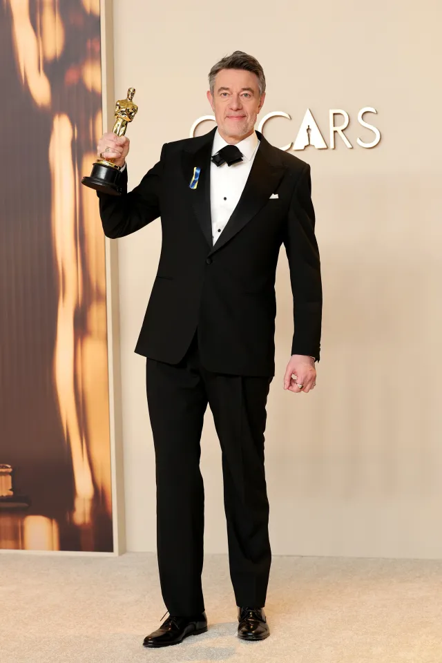 Питер Строан – «Конклав» фильмі үшін «Үздік бейімделген сценарий» номинациясының жеңімпазы | Getty Images