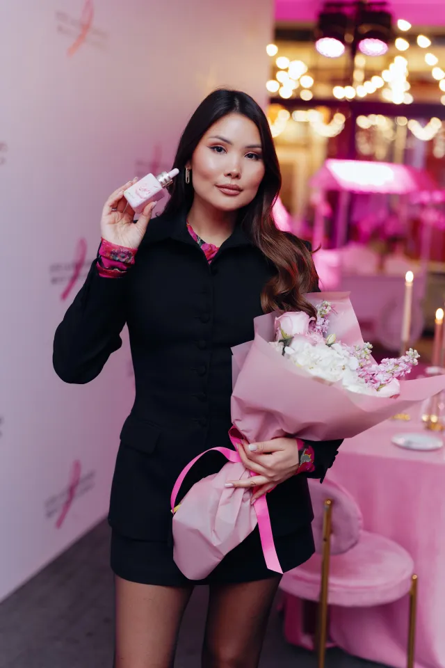 Красота объединяет: в Estée Lauder Companies запустили ежегодную кампанию по борьбе с раком груди