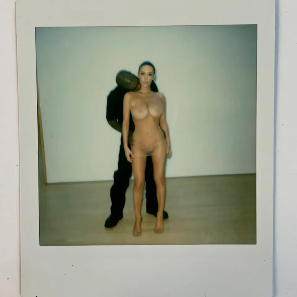 Instagram @bianca.censori