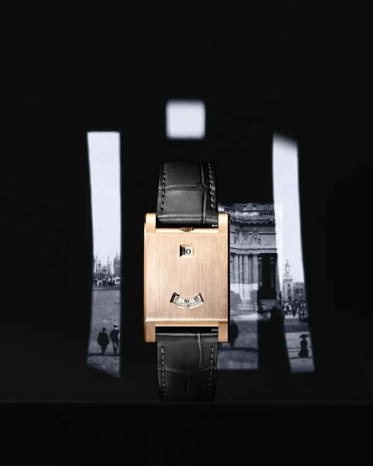 Классика и инновации в часах Cartier Tank à Guichets