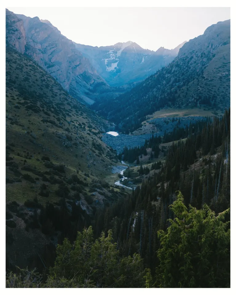 Испытание огнем: путешествие на озеро Эшенкул в Кыргызстане