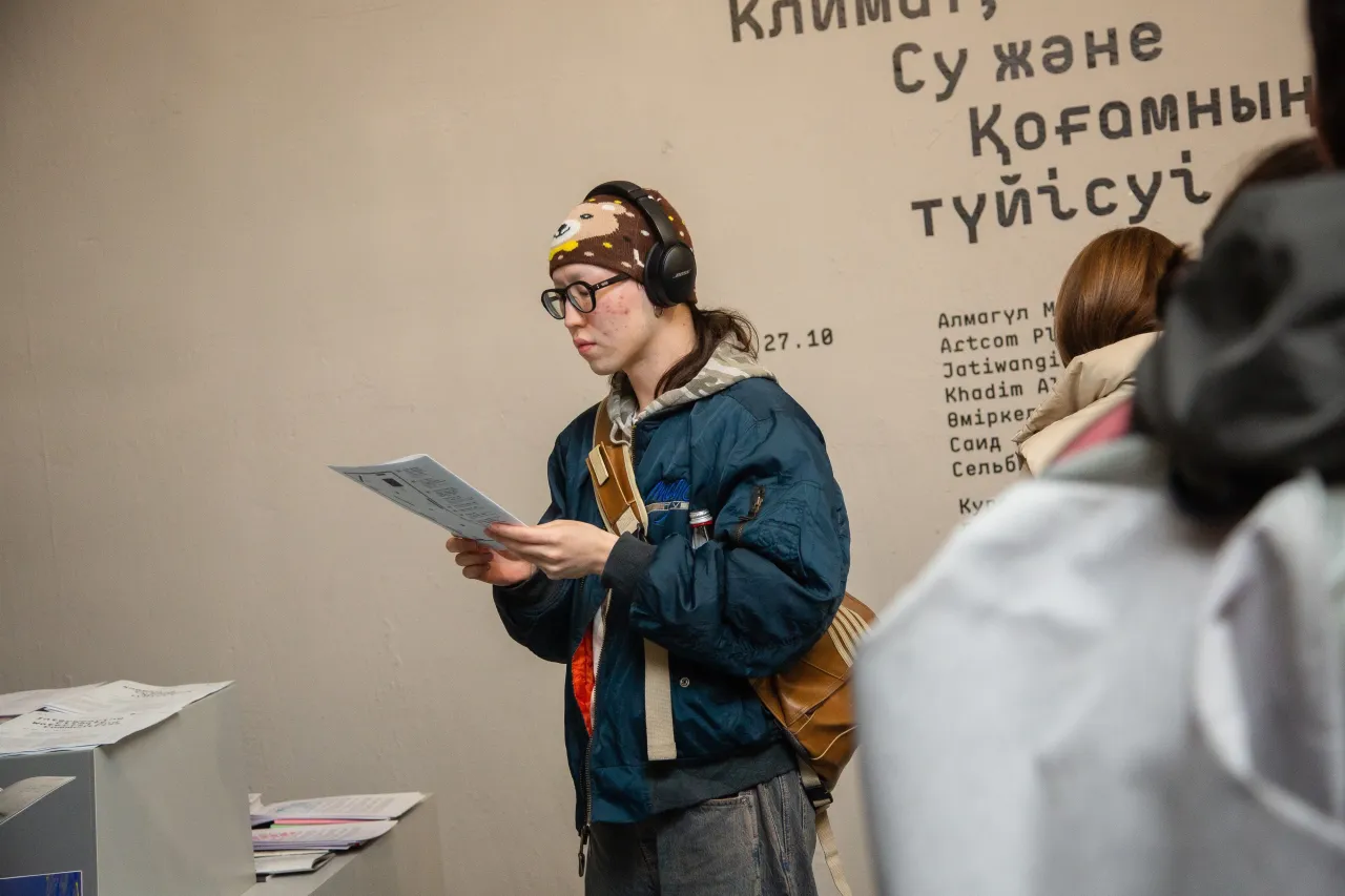 Balqashqa Qamqor: как художницы спасают озеро Балхаш