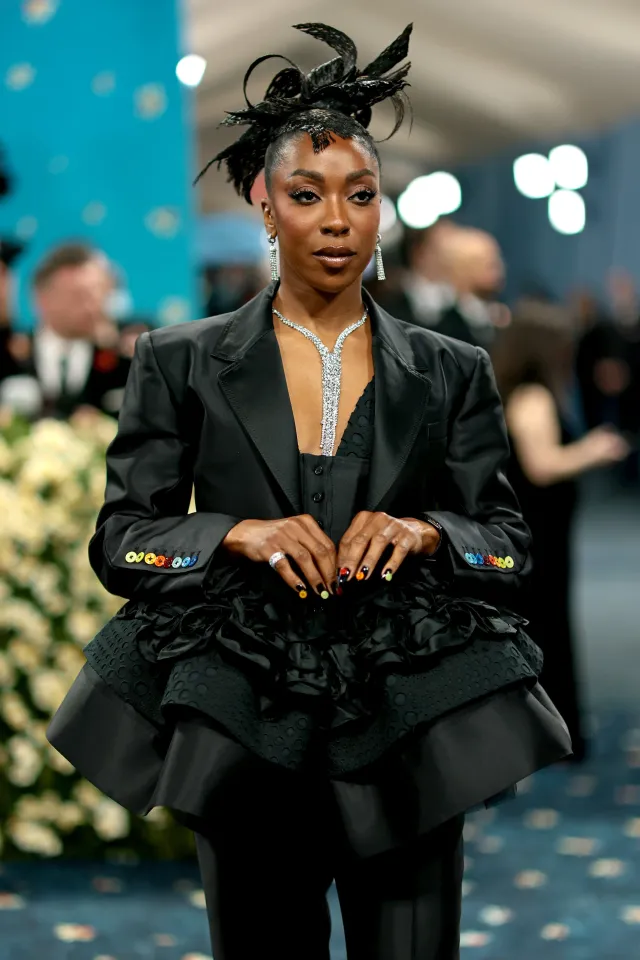 Колье Rosée | серьги Pompon | кольцо Quatre Radiant Edition | Getty Images