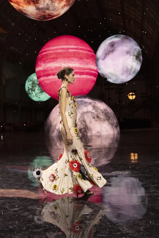 Матье Блази представил свою первую женскую коллекцию для Chanel