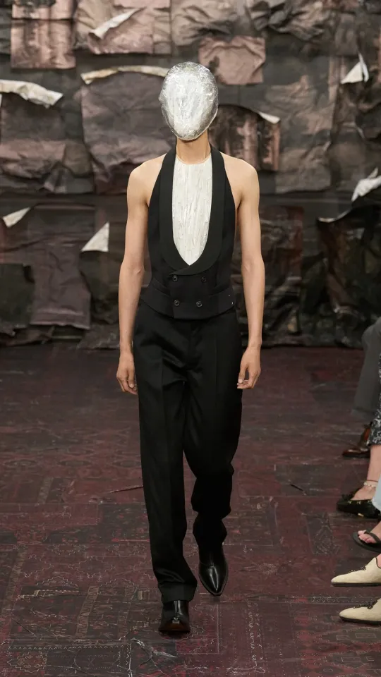 Ыдырау мен іріп-шіру: Maison Margiela-ның жаңа дәуірі