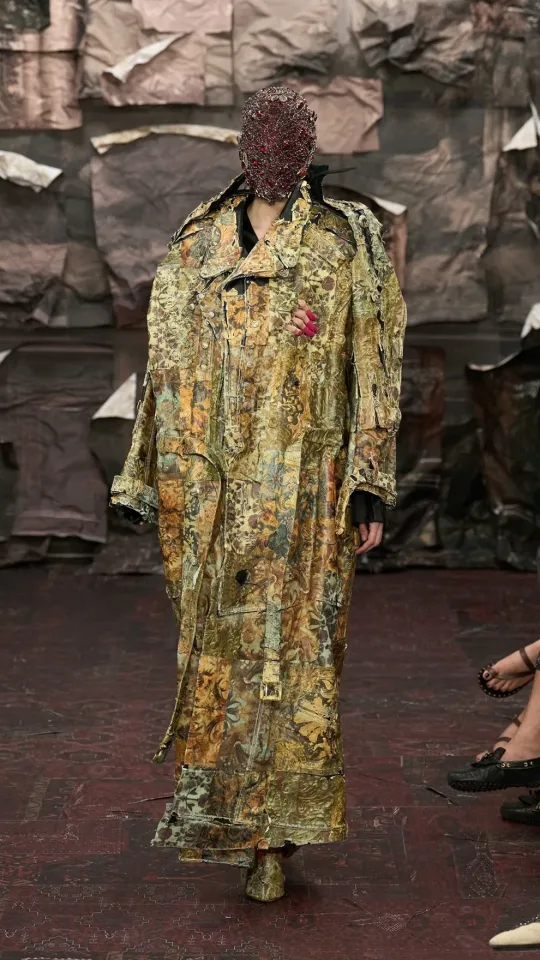 Ыдырау мен іріп-шіру: Maison Margiela-ның жаңа дәуірі