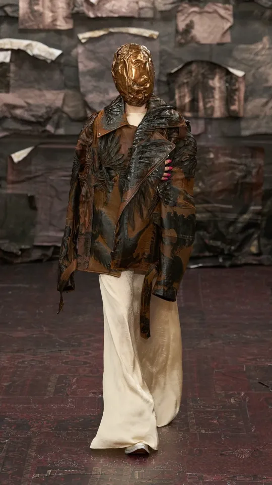 Ыдырау мен іріп-шіру: Maison Margiela-ның жаңа дәуірі