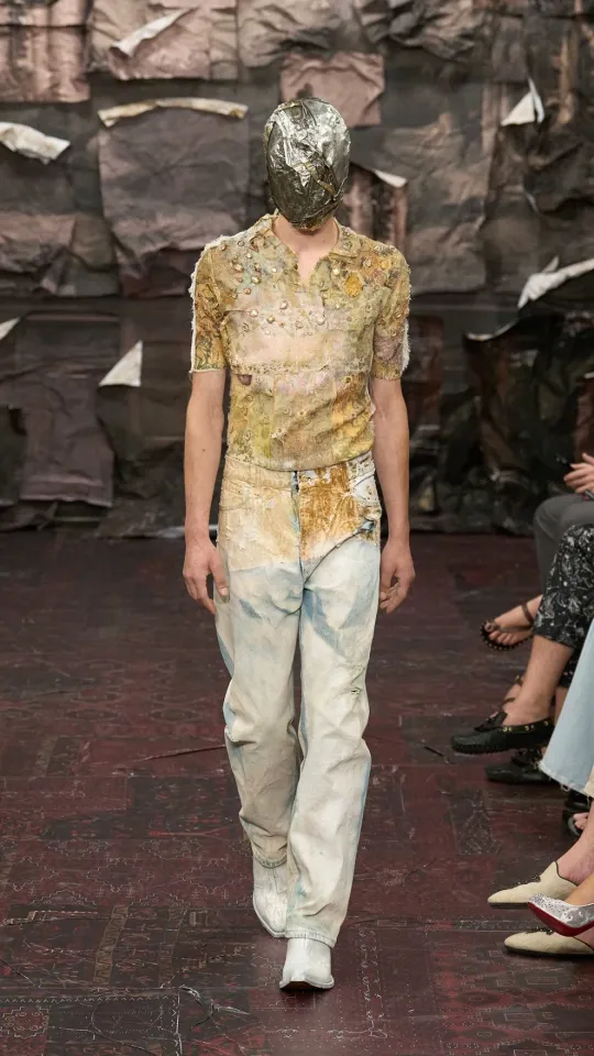 Ыдырау мен іріп-шіру: Maison Margiela-ның жаңа дәуірі