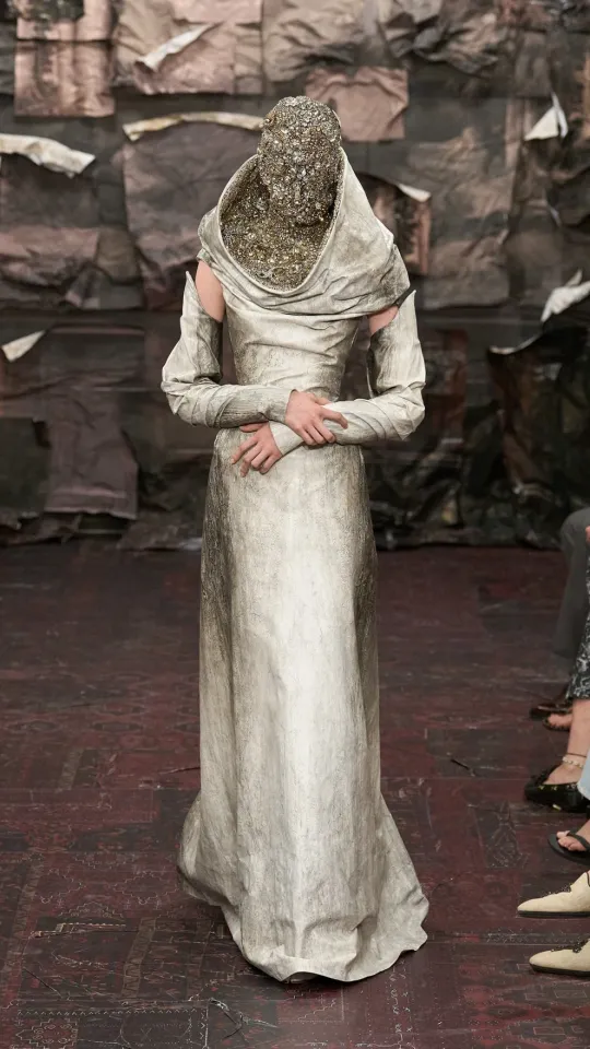 Ыдырау мен іріп-шіру: Maison Margiela-ның жаңа дәуірі