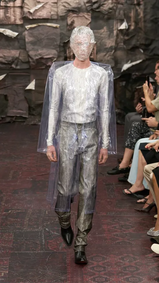 Ыдырау мен іріп-шіру: Maison Margiela-ның жаңа дәуірі