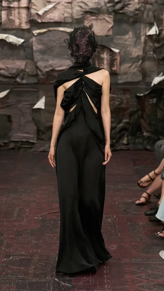 Ыдырау мен іріп-шіру: Maison Margiela-ның жаңа дәуірі