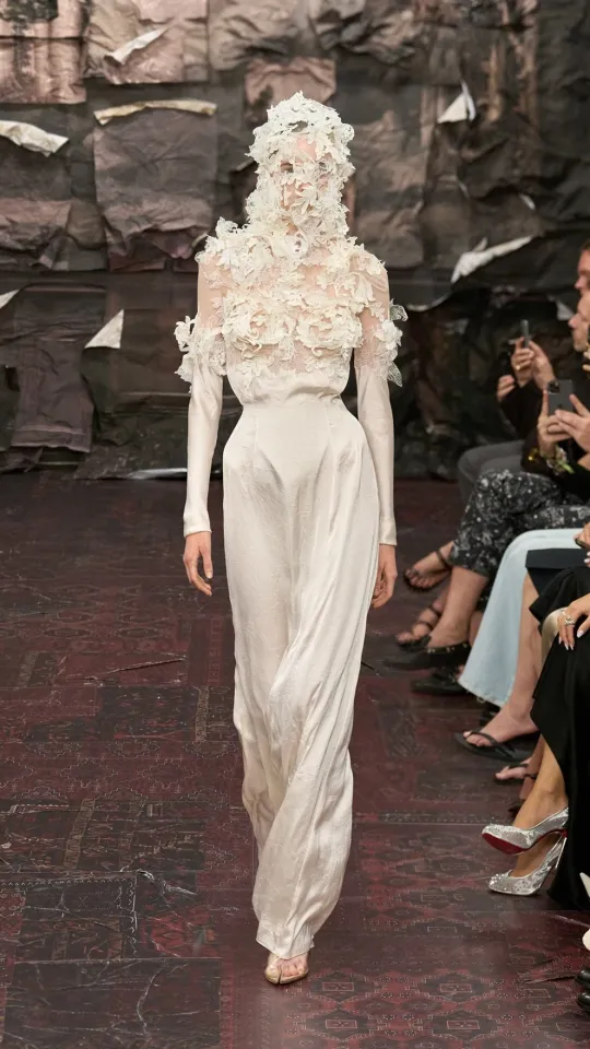 Ыдырау мен іріп-шіру: Maison Margiela-ның жаңа дәуірі