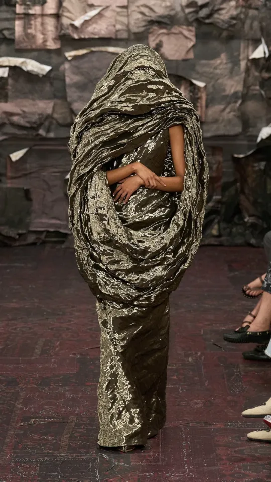 Ыдырау мен іріп-шіру: Maison Margiela-ның жаңа дәуірі