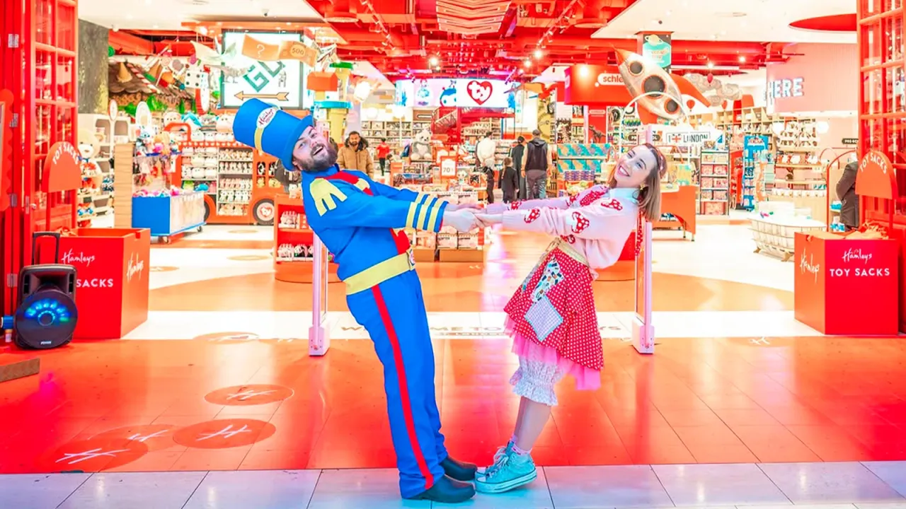 Instagram @hamleysofficial