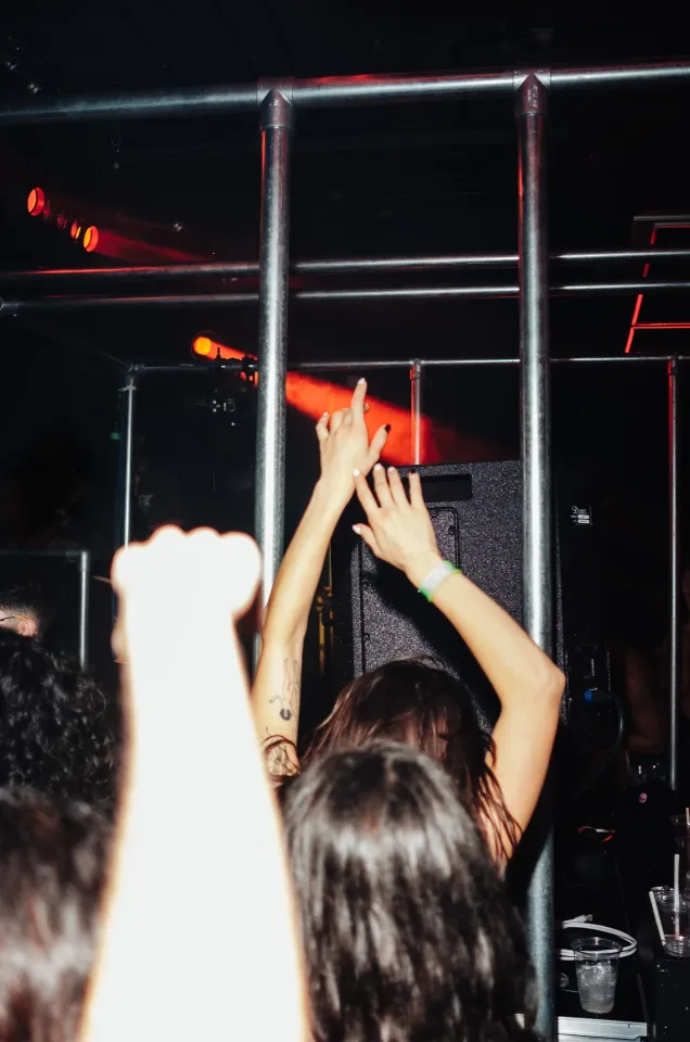 Ночная жизнь Дубая: техно, штрафы и культура