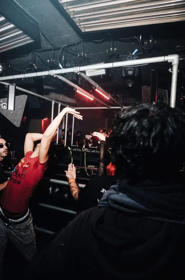 Ночная жизнь Дубая: техно, штрафы и культура