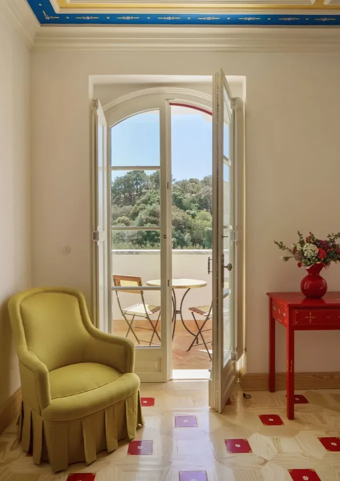 Португалиядағы Кристиан Лубутиннің Vermelho бутиктік қонақ үйі | Фото: Амброиз Тезенас