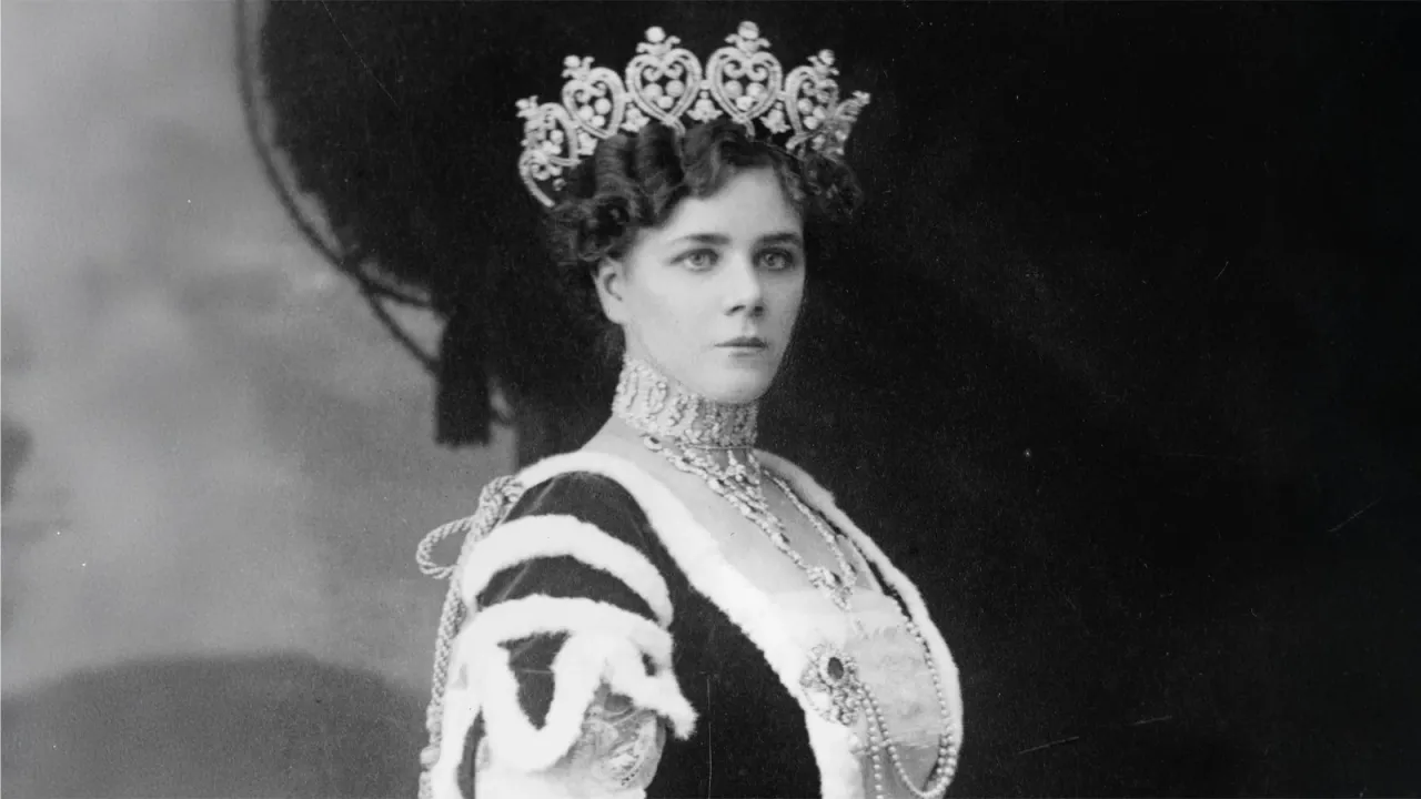 Хелена Кейт в тиаре Cartier, 1912 год | Wikicommons