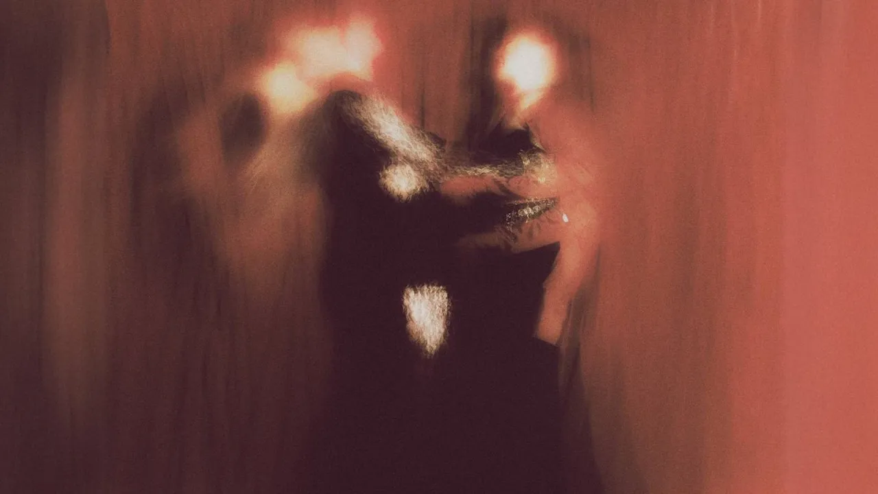 amminnell-дің «Ведьма» синглының мұқабасы