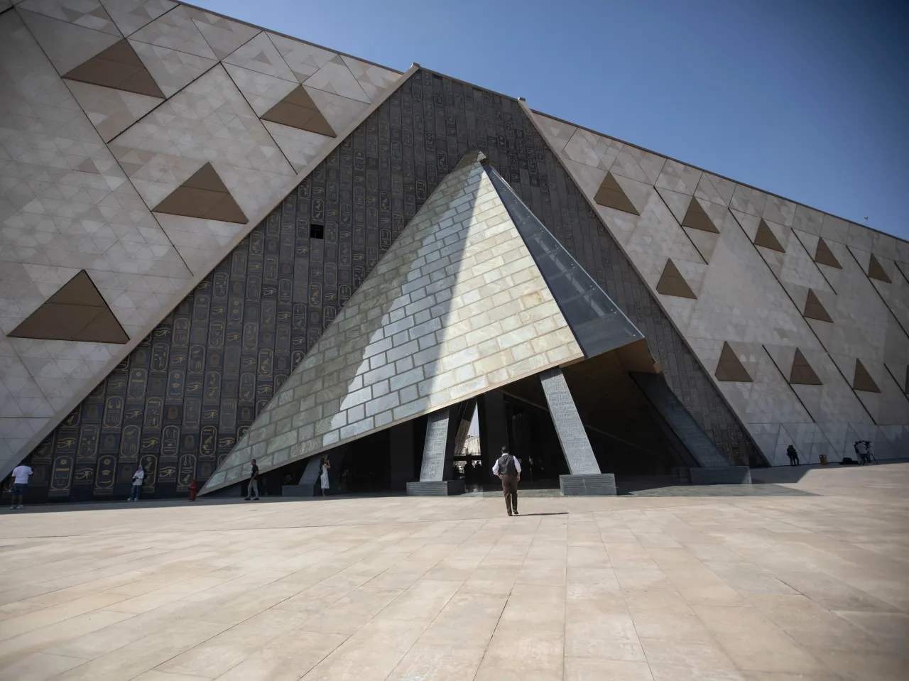 Музей Гизы: сокровища, гробницы и архитектура