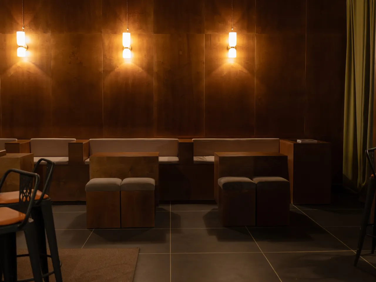 Бар без адреса, кафе из прошлого, пивная биржа и другие новые места в Алматы