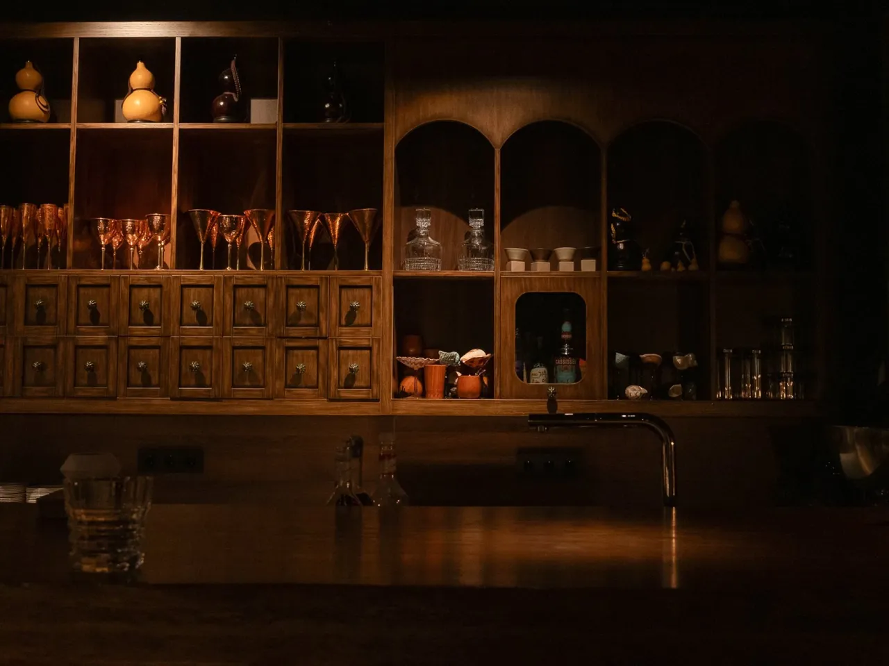 Бар без адреса, кафе из прошлого, пивная биржа и другие новые места в Алматы