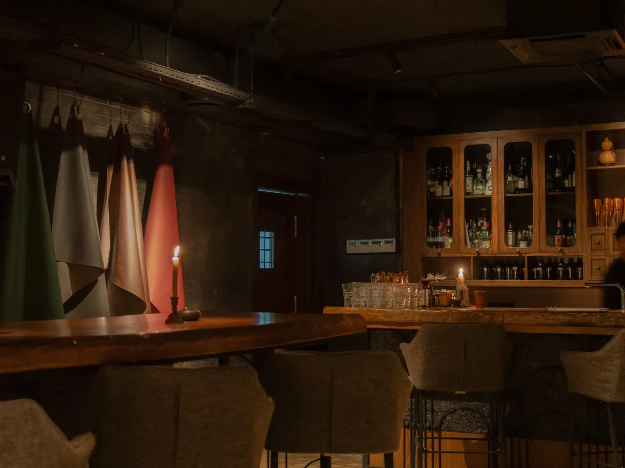 Бар без адреса, кафе из прошлого, пивная биржа и другие новые места в Алматы