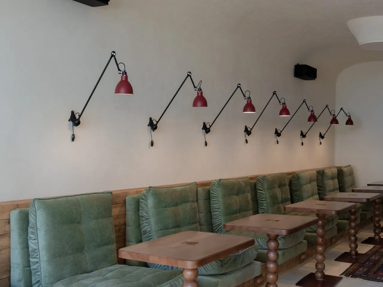 Бар без адреса, кафе из прошлого, пивная биржа и другие новые места в Алматы