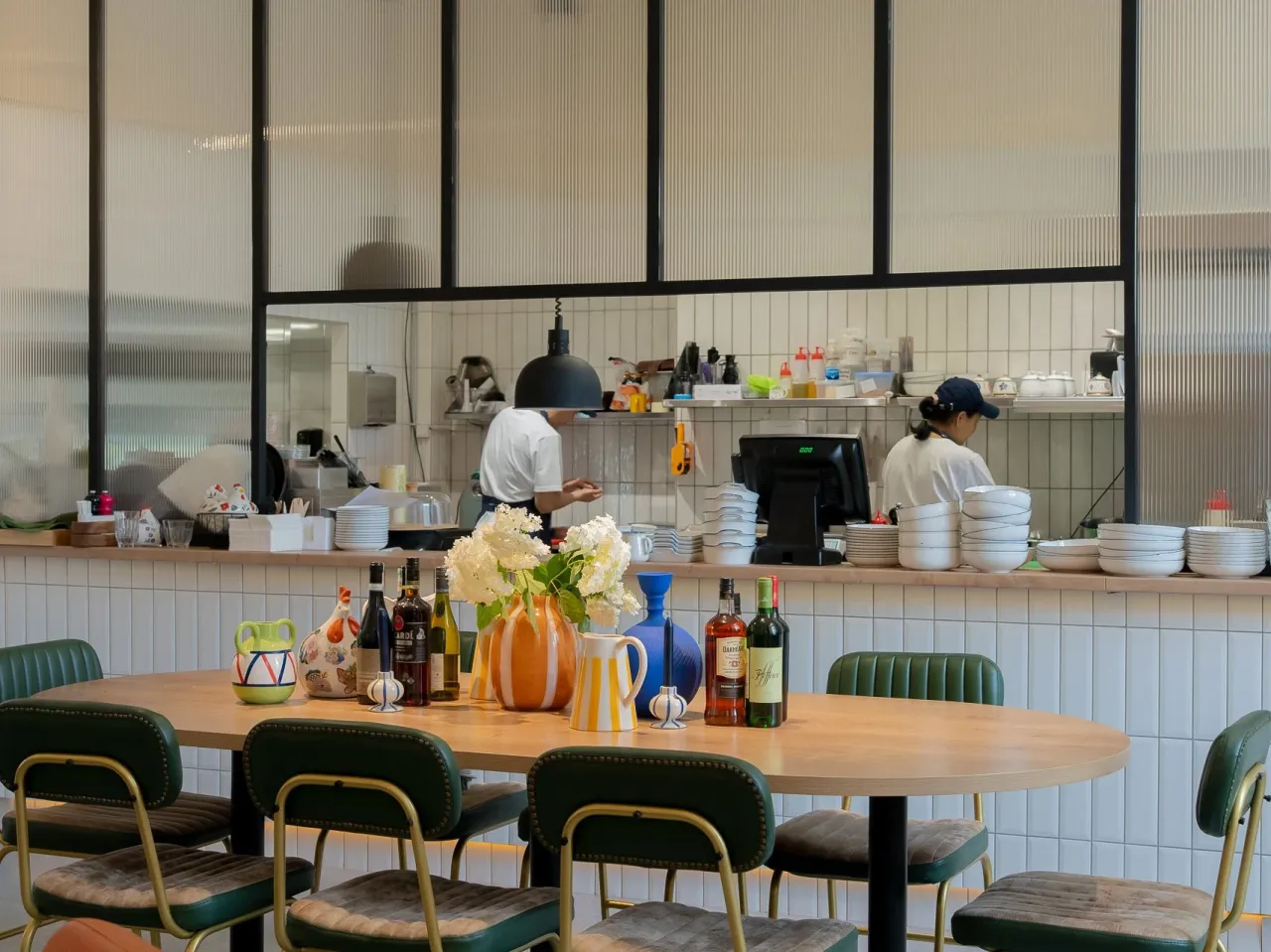 Бар без адреса, кафе из прошлого, пивная биржа и другие новые места в Алматы