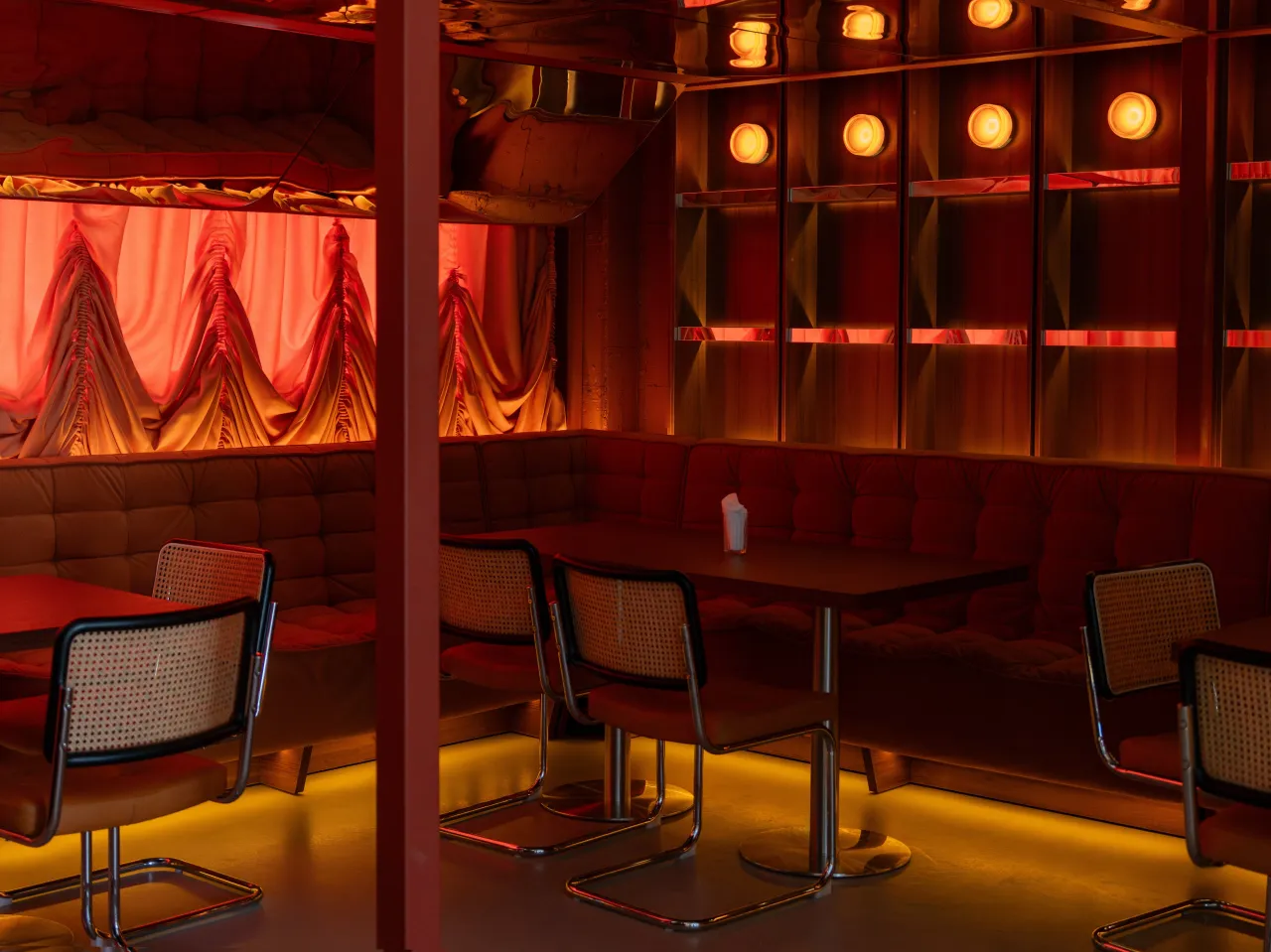 Бар без адреса, кафе из прошлого, пивная биржа и другие новые места в Алматы