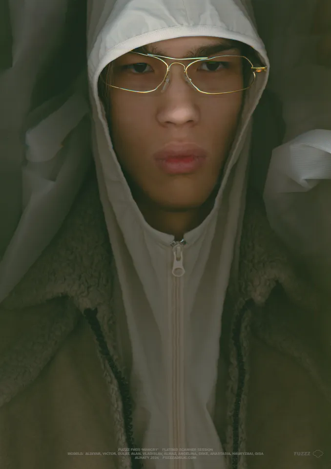 Tatler Lens: модели FUZZZ в плену технологий