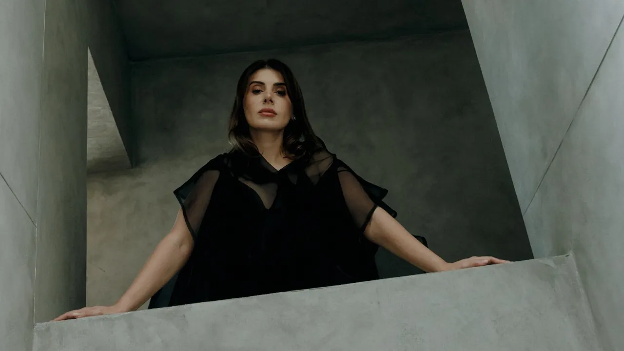 Фотограф: Данила Ярощук, Топ из органзы Khaite