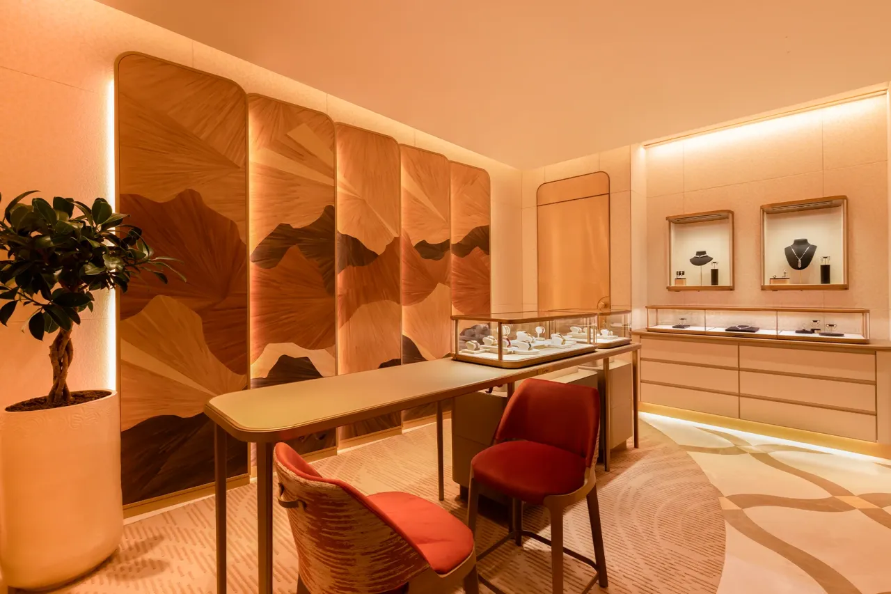 Шелковый путь Cartier: как прошло открытие обновленного бутика в Алматы