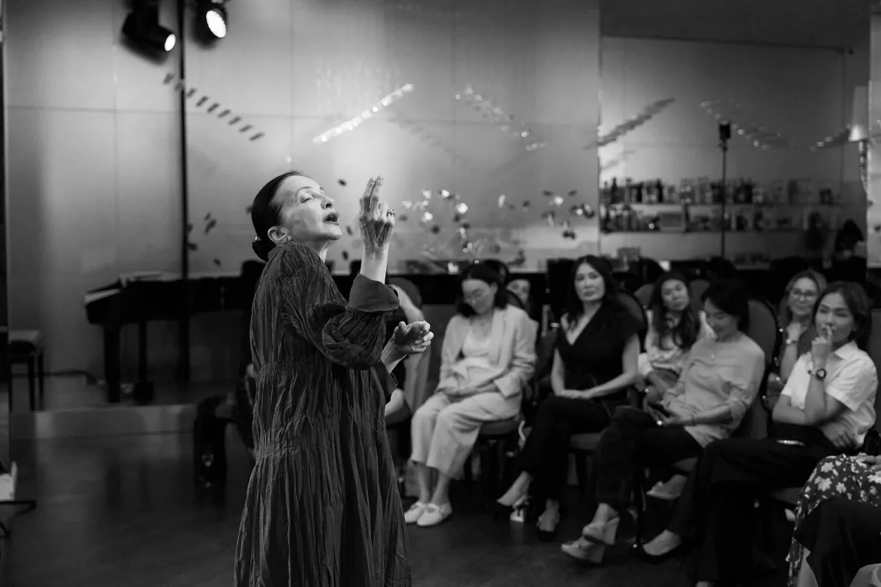 418 клубында Алла Сигалoвамен болған кездесу қалай өтті?