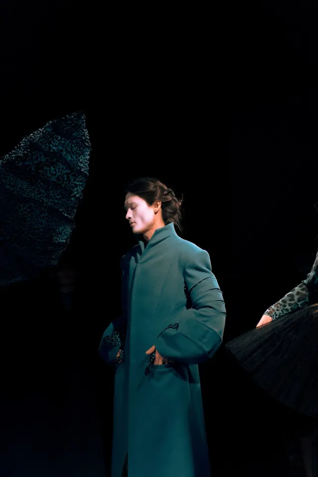 Qystau: перформанс, объединивший моду, искусство и театр