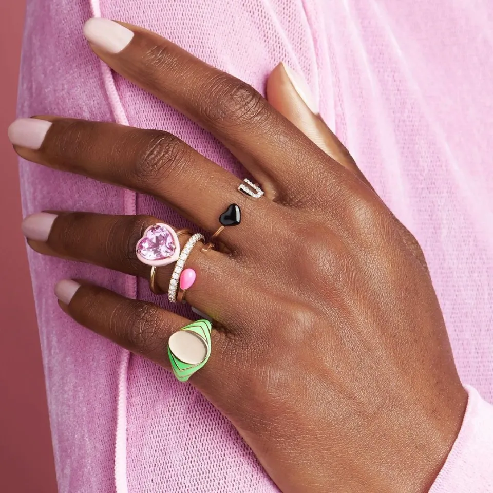 Украшения Alison Lou | Instagram @alisonlou