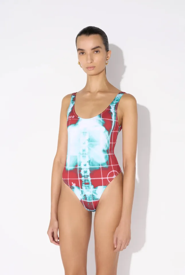 Жаркий сезон: самые модные купальники этого лета