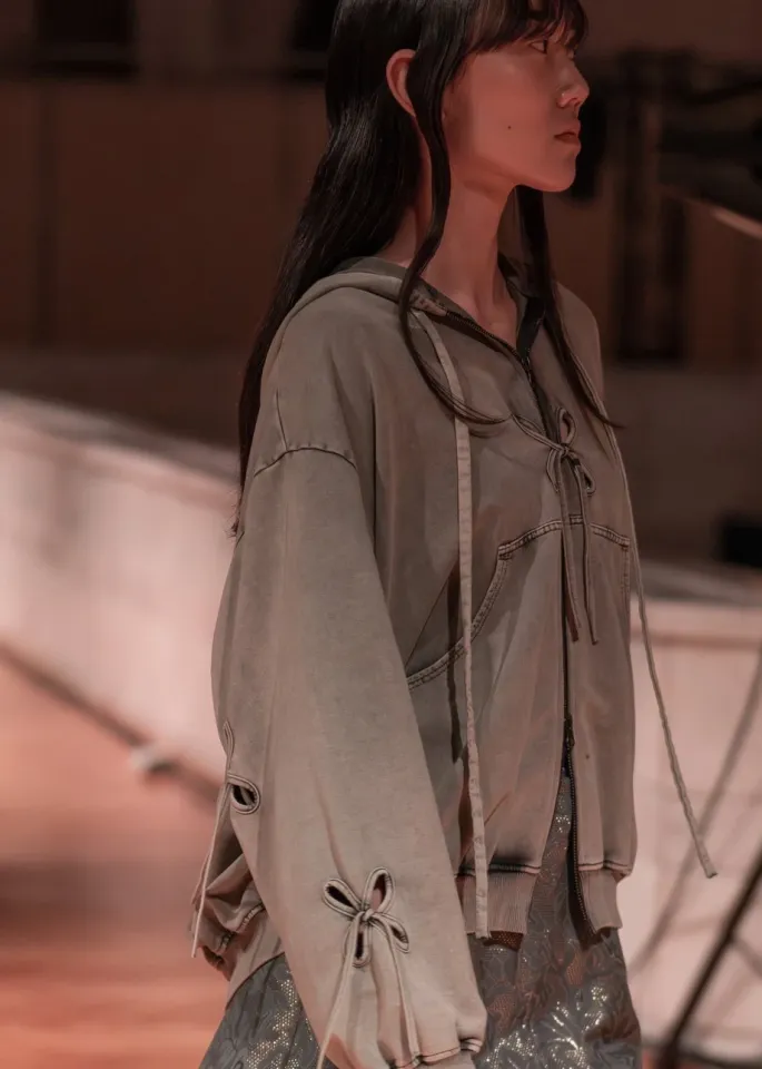 Богатый дастархан на J.KIM: как прошел показ коллекции весна-лето 2026 Quroq