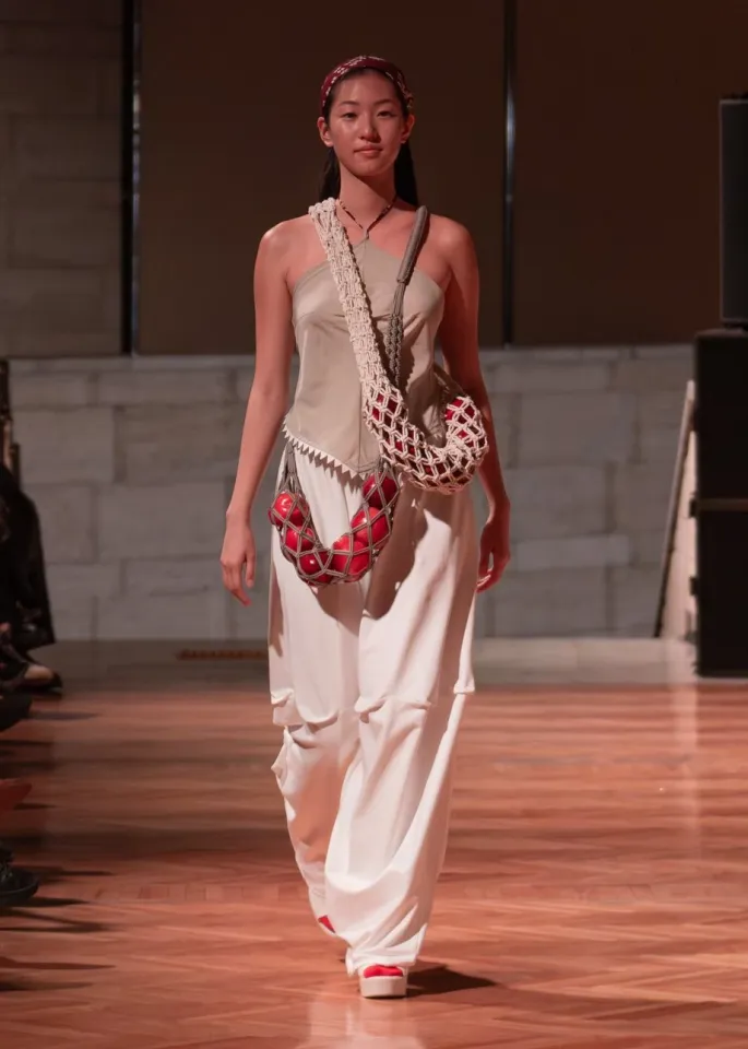 Богатый дастархан на J.KIM: как прошел показ коллекции весна-лето 2026 Quroq