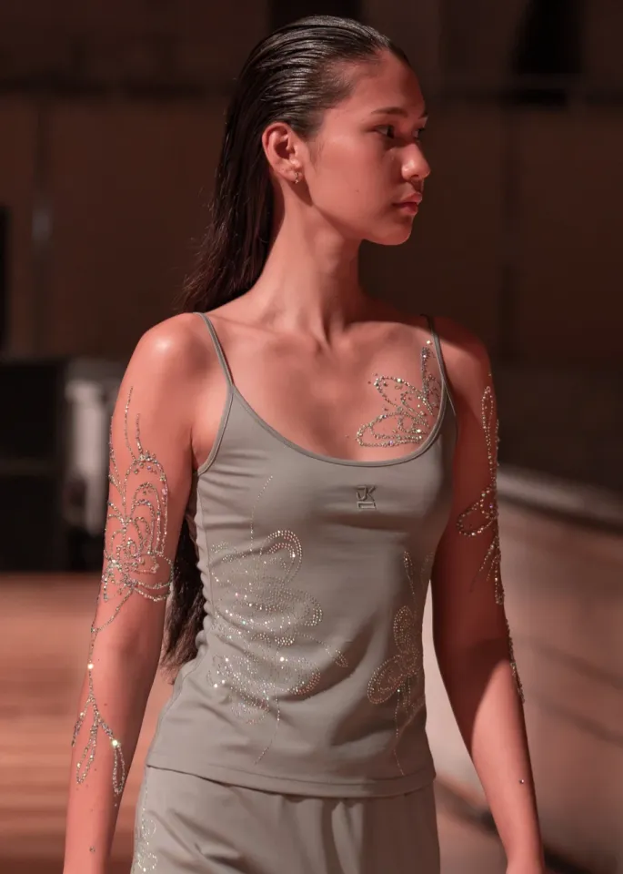 Богатый дастархан на J.KIM: как прошел показ коллекции весна-лето 2026 Quroq