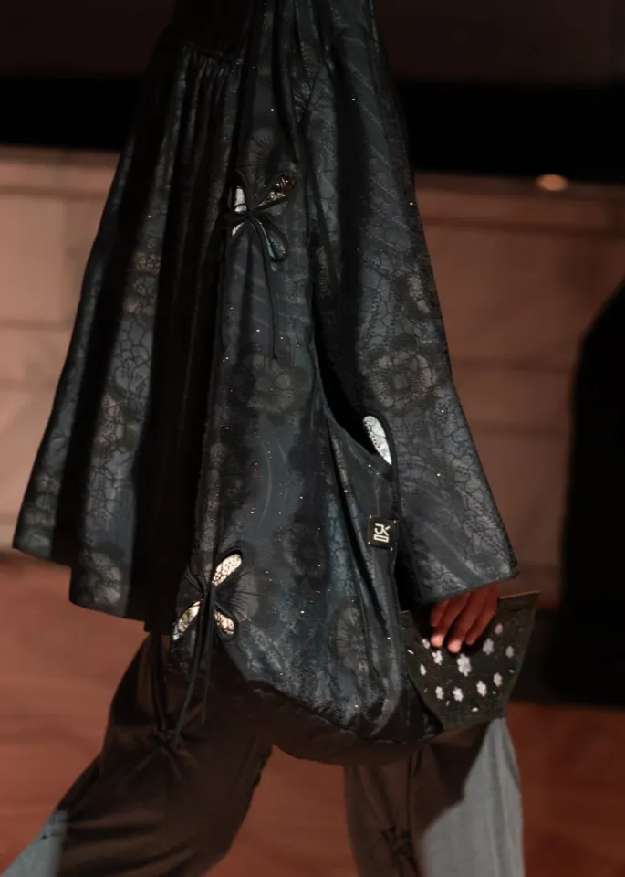 Богатый дастархан на J.KIM: как прошел показ коллекции весна-лето 2026 Quroq