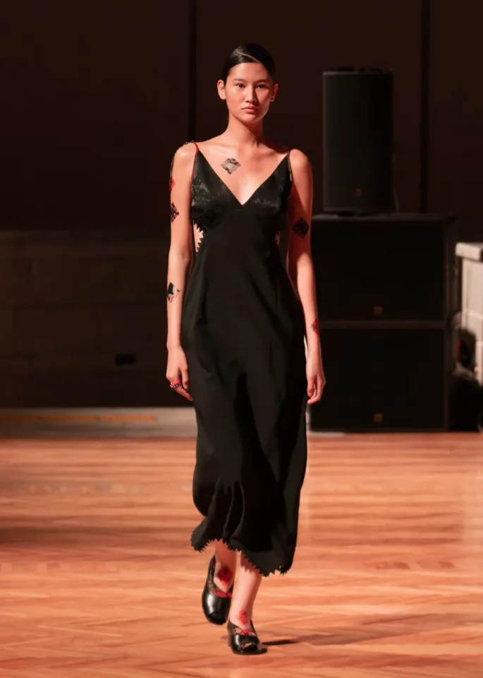 Богатый дастархан на J.KIM: как прошел показ коллекции весна-лето 2026 Quroq