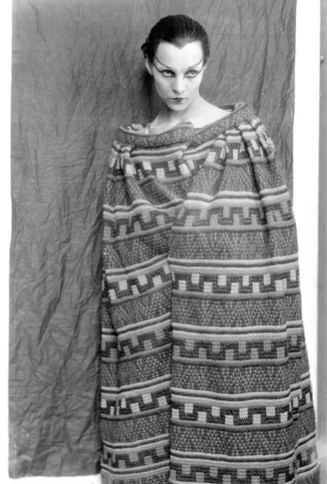 Модный след Коко Шанель в кино и театре