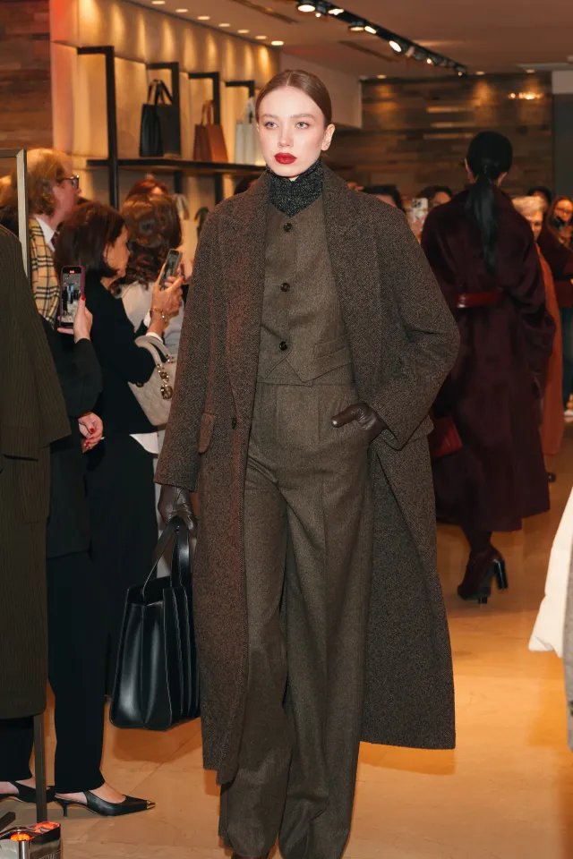 Юбилей Whitney Bag в Max Mara