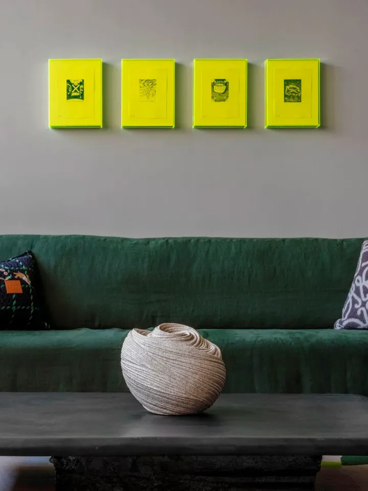 В Шанхае открылся крупнейший магазин Casa Loewe