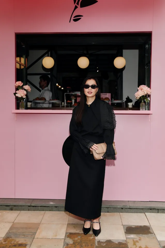 «Афиша» в розовом: Lancôme отмечает 90 лет